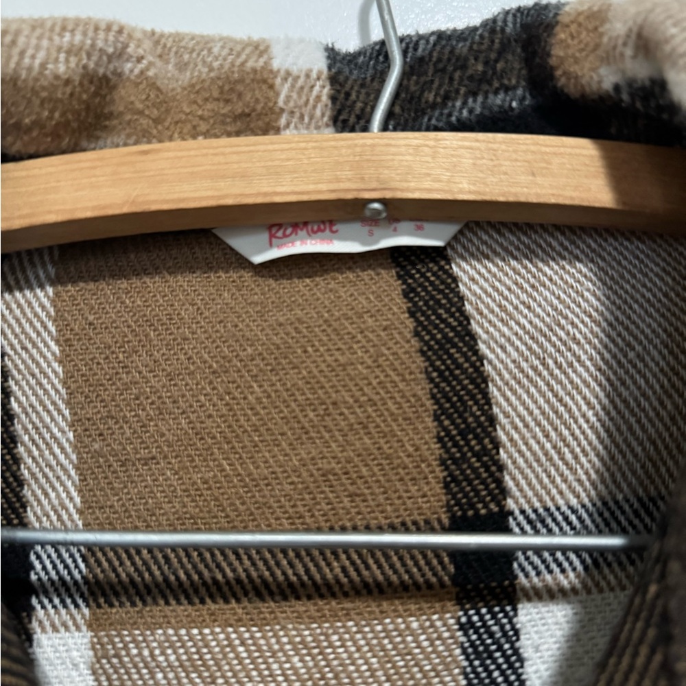 ROMWE Plaid Button-Up Jacket in Camel, Black & White, fall layer essentials - Picture 2 of 3